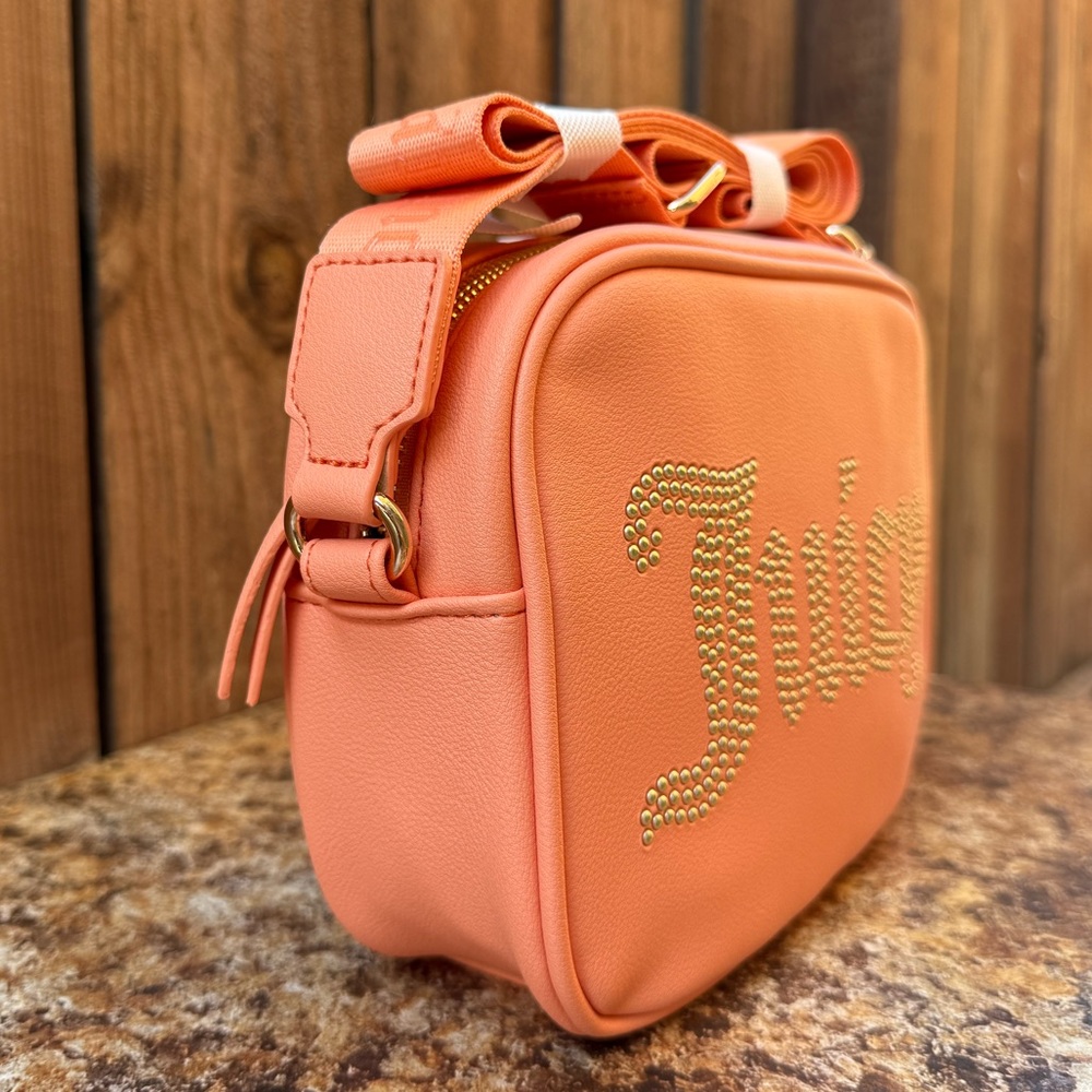 Juicy Couture Obsessed Camera Crossbody Bag - Picture 4 of 11